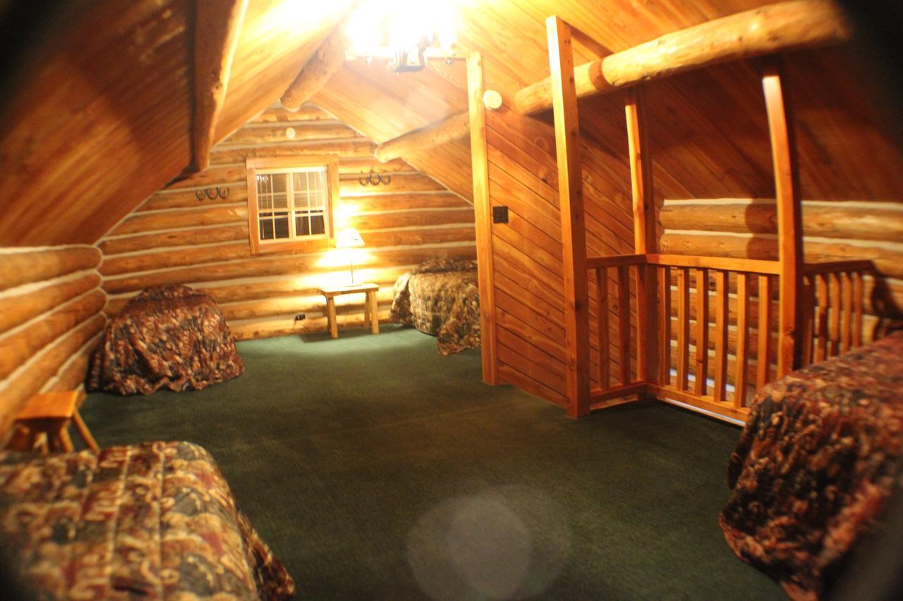 Crooked Creek Guest Ranch Hotel Dubois Exterior photo